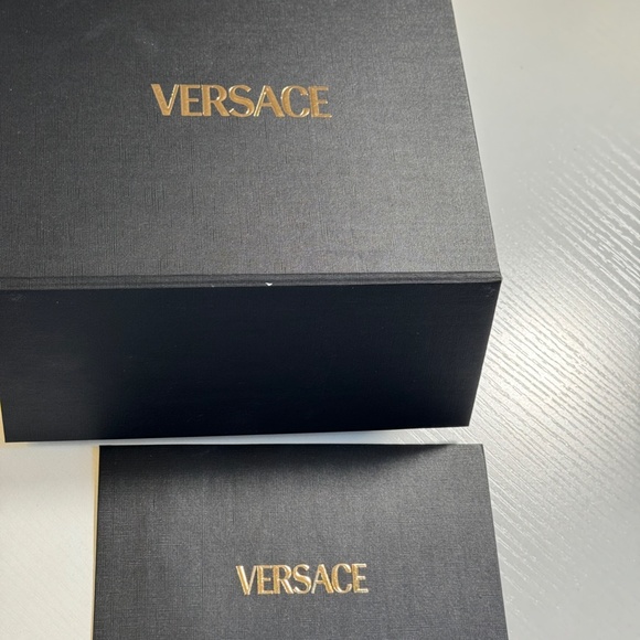 Brand new Versace Black belt for women - Picture 6 of 7